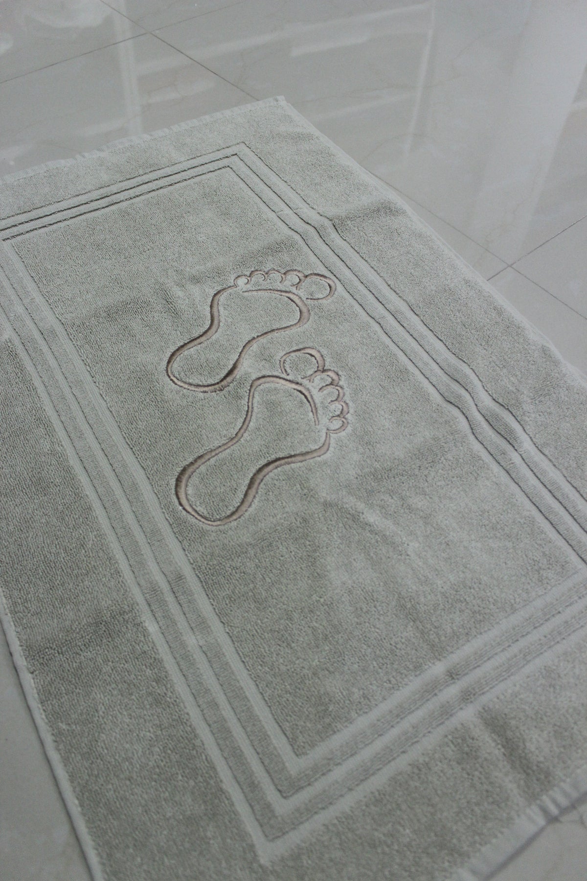 Saída de Banho c/Pés Bordados