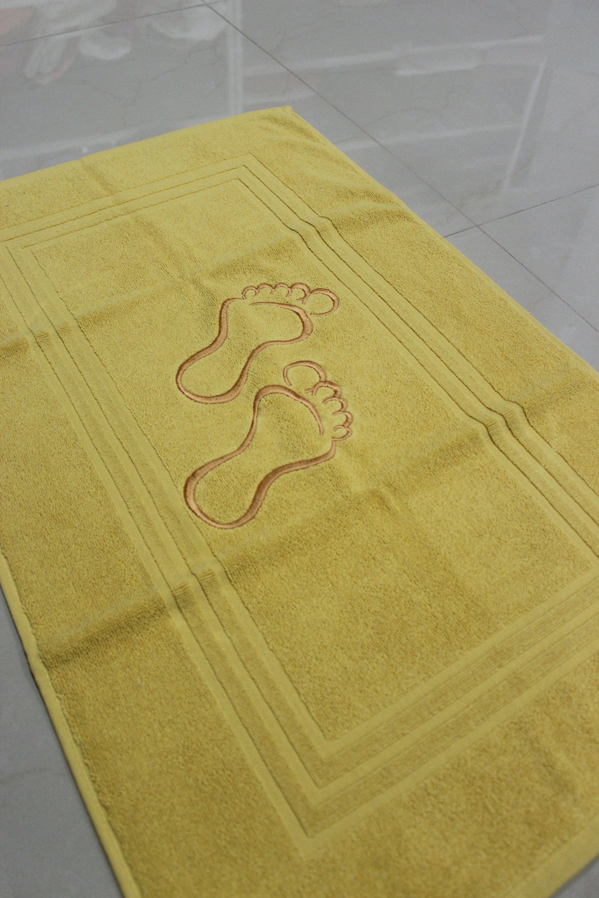Saída de Banho c/Pés Bordados