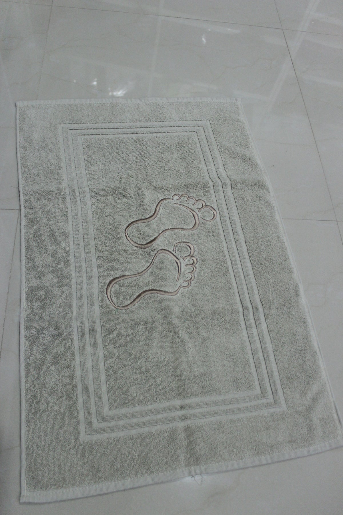 Saída de Banho c/Pés Bordados